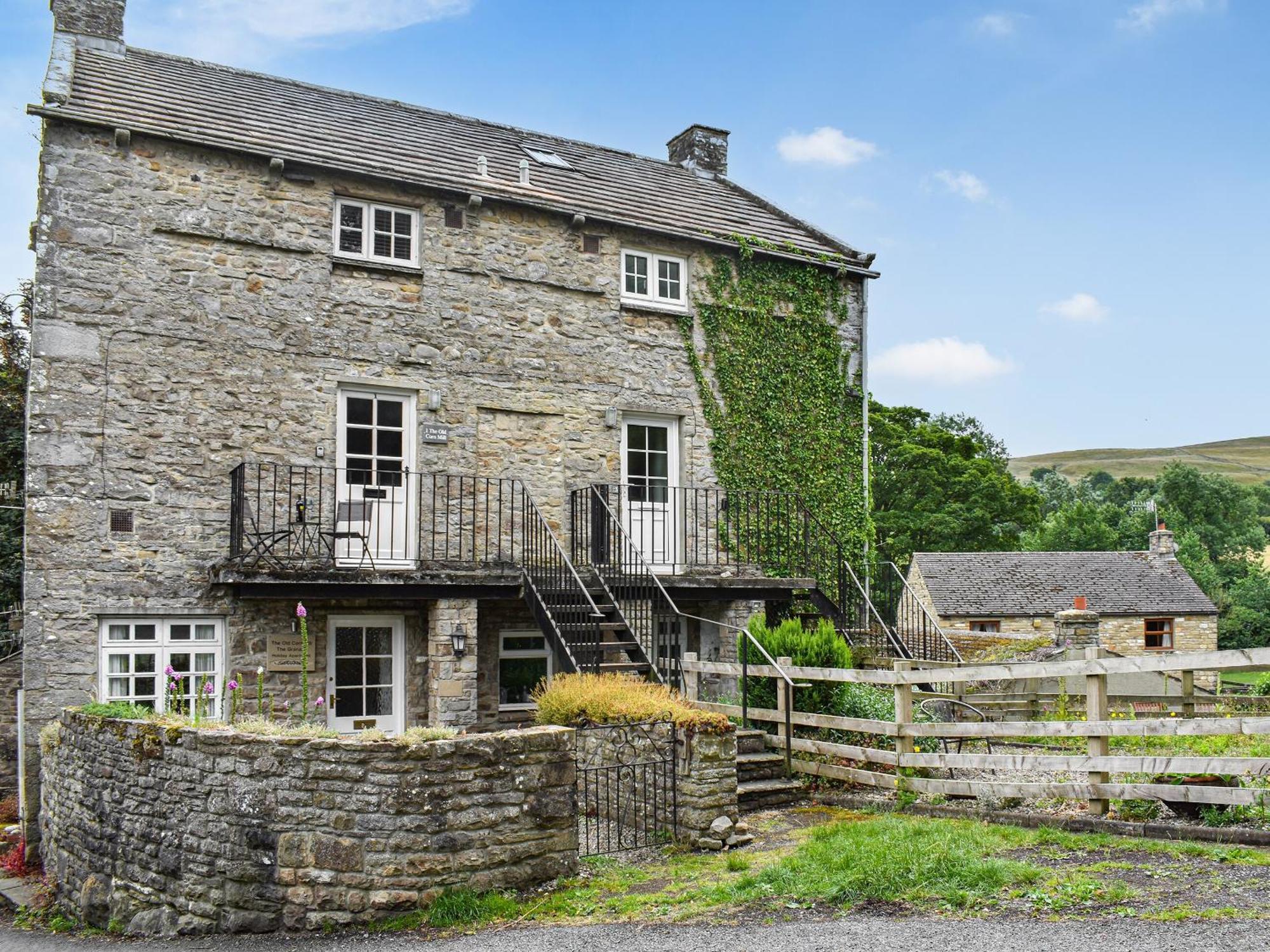 1 The Old Corn Mill Villa West Burton Exteriör bild